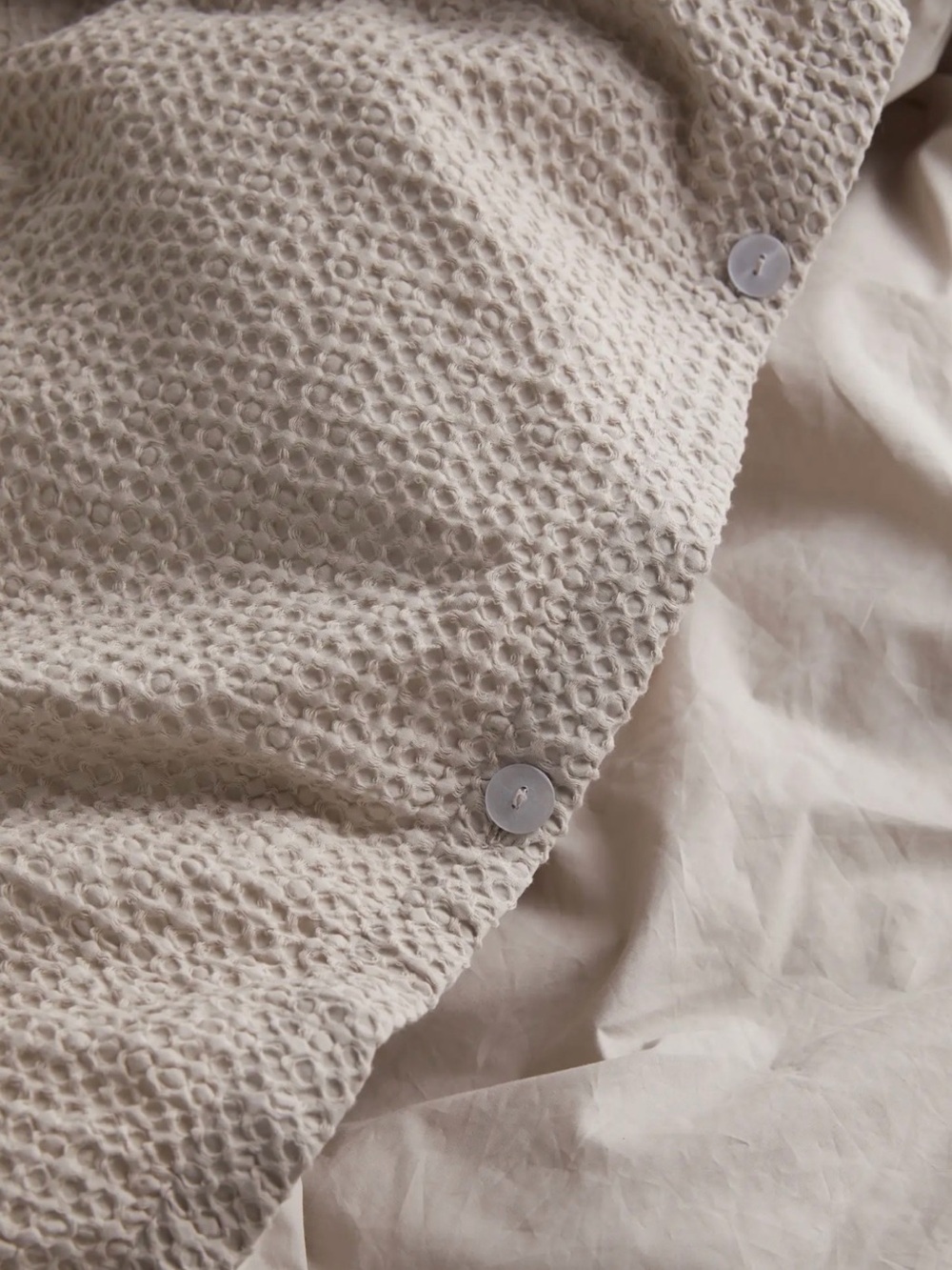 Organic Luxe Honeycomb Duvet Cover Set in Sand King/ CalKing - Picture 4 of 8